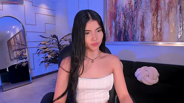 Snapshot of MiaLaurence chatting on December 16, 7:30 pm MiaLaurence online show from December 16, 7:30 pm