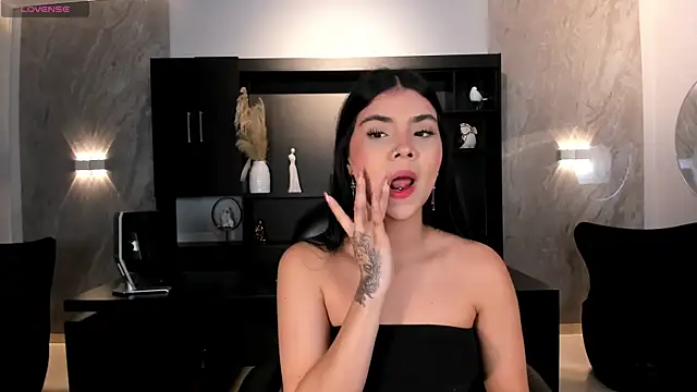 MiaLaurence online show from June 16, 7:38 pm