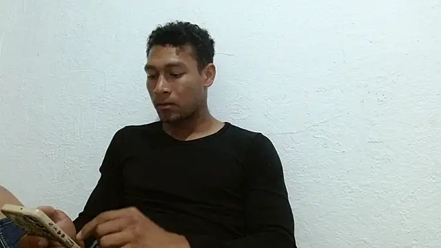 RyanLeon01 online show from July 14, 10:48 pm