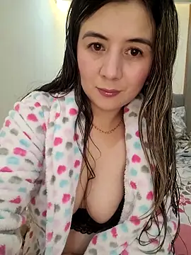 Snapshot of Sophie_del_Castillo chatting on May 23, 1:55 am Sophie del Castillo online show from May 23, 1:55 am