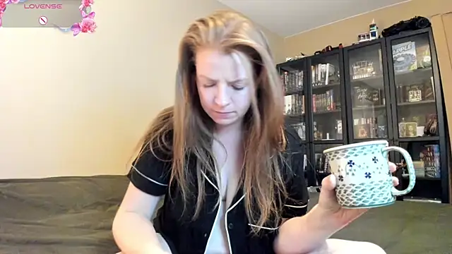 LndsyR90 online show from December 21, 4:08 am