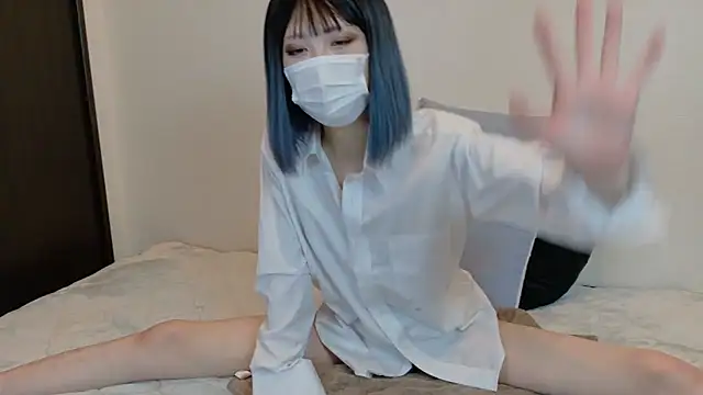 sarina at online show from March 6, 9:28 am