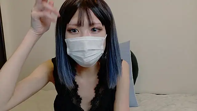 sarina at online show from May 3, 9:37 am