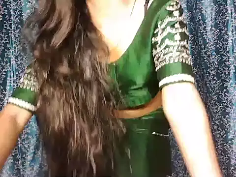 ROSE GOLDE online show from March 15, 4:24 pm