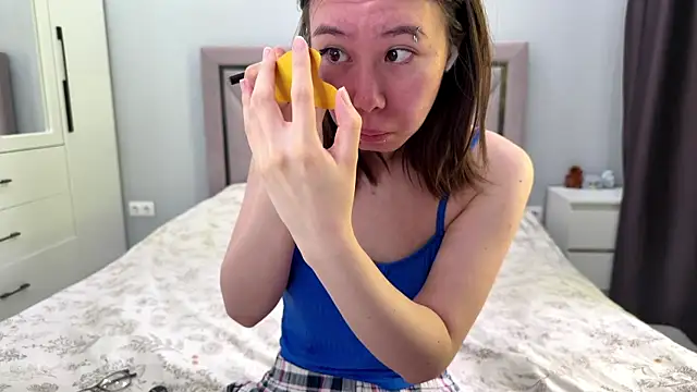Wow Akemi online show from June 6, 5:45 am