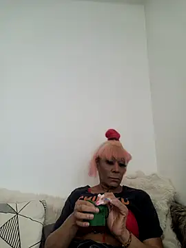 iamlalamilano online show from April 29, 2:10 pm