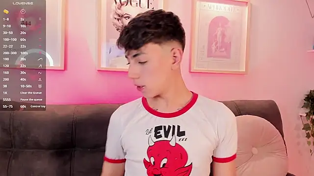 Snapshot of evan_voss chatting on October 8, 10:07 pm evan voss online show from October 8, 10:07 pm