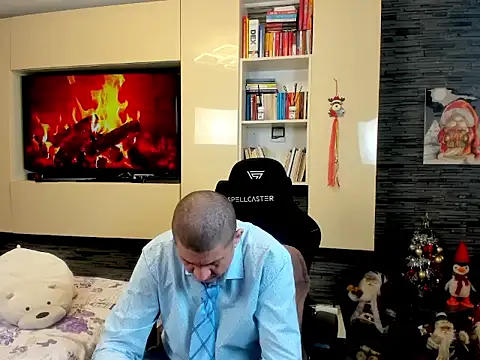 SpartacusDaddy48 online show from February 22, 3:21 pm