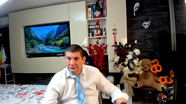 SpartacusDaddy48 online show from May 22, 2:22 pm