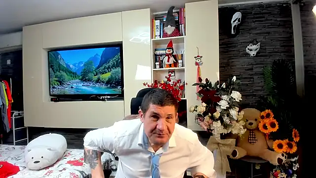SpartacusDaddy48 online show from May 31, 5:26 am