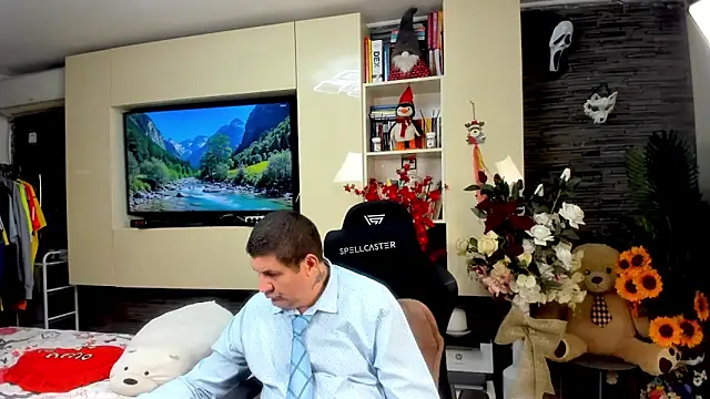 SpartacusDaddy48 online show from June 5, 5:36 am