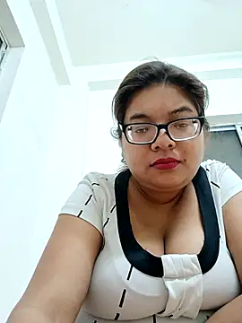 Elie couple143 online show from December 1, 8:03 pm