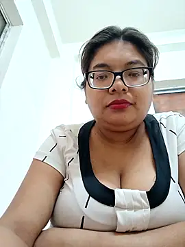 Elie couple143 online show from December 3, 7:38 am