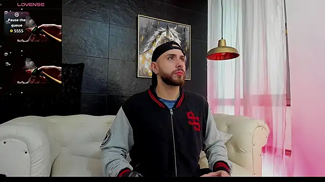 Maximo Wolff online show from November 14, 7:12 pm