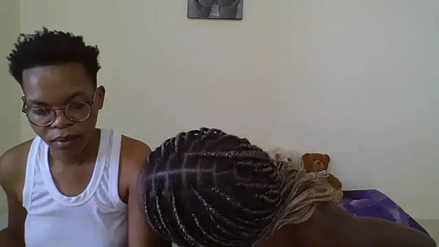 Miss-Hennessy online show from November 5, 11:10 am