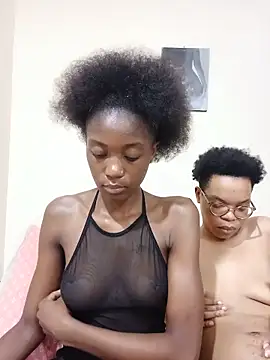 Snapshot of Miss-Hennessy chatting on May 24, 3:22 am Miss-Hennessy online show from May 24, 3:22 am