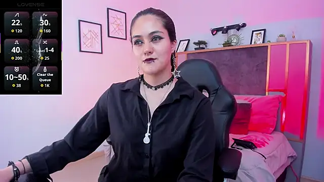 Snapshot of Azurra_amatto2 chatting on October 31, 8:21 pm Azurra amatto2 online show from October 31, 8:21 pm