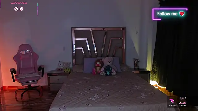 lunaarose online show from February 4, 3:12 am