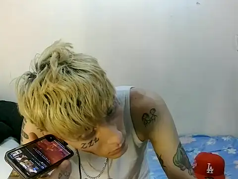 Snapshot of KinkyLatinCock chatting on September 21, 5:36 pm KinkyLatinCock online show from September 21, 5:36 pm