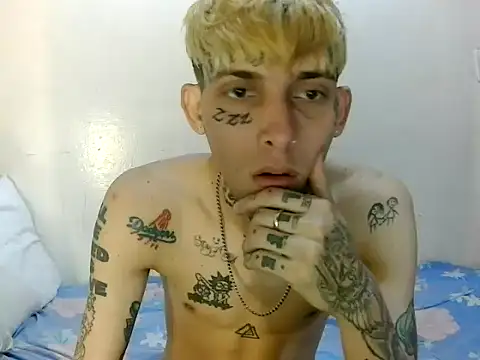 Snapshot of KinkyLatinCock chatting on September 23, 2:09 pm KinkyLatinCock online show from September 23, 2:09 pm