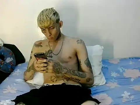 Snapshot of KinkyLatinCock chatting on September 24, 11:41 pm KinkyLatinCock online show from September 24, 11:41 pm