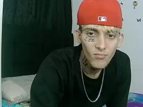 Snapshot of KinkyLatinCock chatting on October 12, 10:09 pm KinkyLatinCock online show from October 12, 10:09 pm