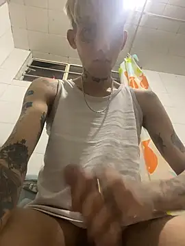 Snapshot of KinkyLatinCock chatting on October 28, 1:58 pm KinkyLatinCock online show from October 28, 1:58 pm