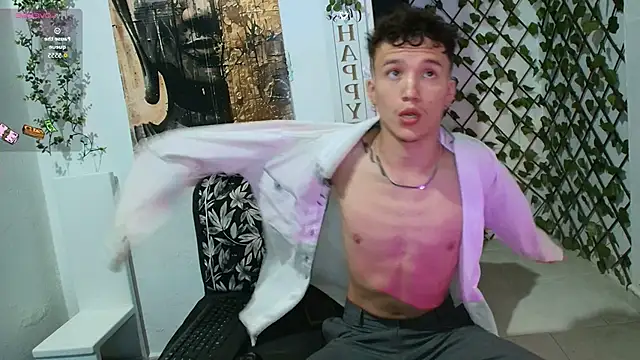 Snapshot of Patrick_phoenix chatting on November 12, 4:57 am Patrick phoenix online show from November 12, 4:57 am