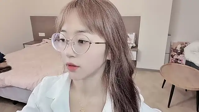 Snapshot of nini_a chatting on November 11, 9:42 am nini a online show from November 11, 9:42 am