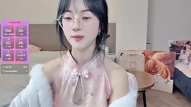 nini a online show from February 7, 1:15 pm