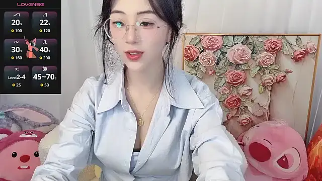 Snapshot of nini_a chatting on July 4, 1:17 pm nini a online show from July 4, 1:17 pm