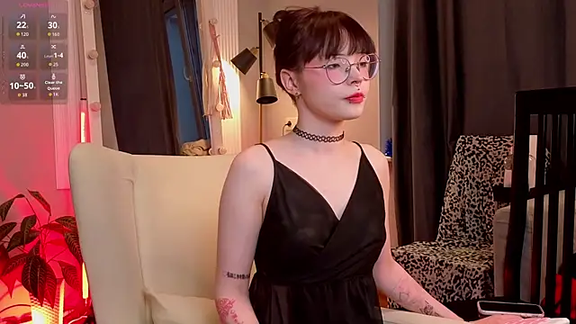 Misa Perfect online show from December 3, 4:20 am