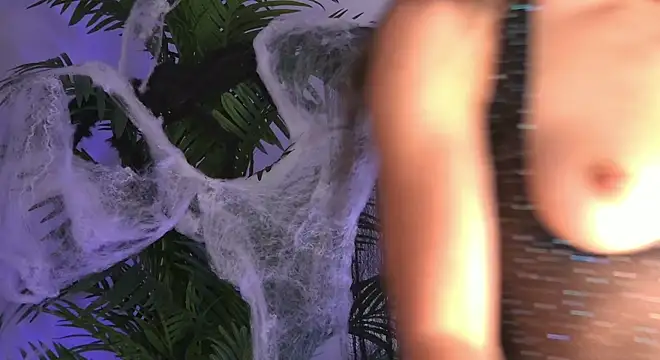 Snapshot of YasminaMoon chatting on October 31, 6:14 am YasminaMoon online show from October 31, 6:14 am