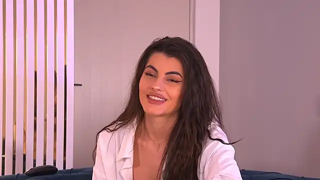 Snapshot of YasminaMoon chatting on November 14, 4:11 am YasminaMoon online show from November 14, 4:11 am