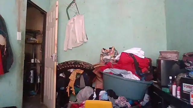 Snapshot of Nicky52 chatting on October 23, 11:09 am Nicky52 online show from October 23, 11:09 am