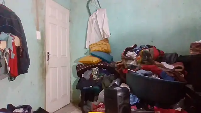 Snapshot of Nicky52 chatting on November 1, 6:32 pm Nicky52 online show from November 1, 6:32 pm