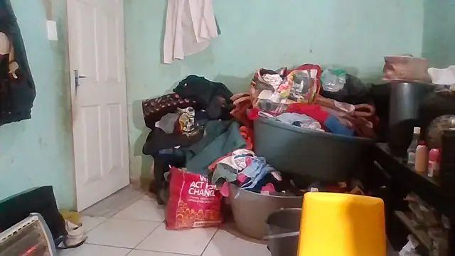 Snapshot of Nicky52 chatting on November 5, 4:23 am Nicky52 online show from November 5, 4:23 am