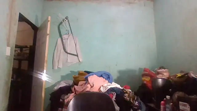 Snapshot of Nicky52 chatting on November 18, 4:44 pm Nicky52 online show from November 18, 4:44 pm