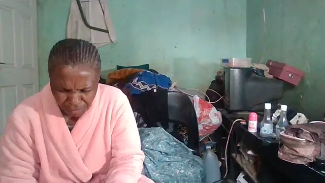 Snapshot of Nicky52 chatting on November 25, 3:50 am Nicky52 online show from November 25, 3:50 am