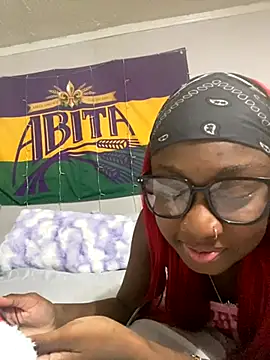 Snapshot of HennessyBaby21 chatting on September 9, 1:16 am HennessyBaby21 online show from September 9, 1:16 am