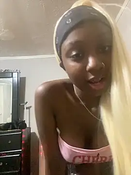 Snapshot of HennessyBaby21 chatting on September 16, 4:35 am HennessyBaby21 online show from September 16, 4:35 am