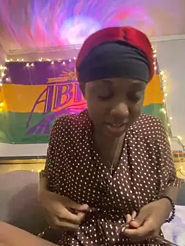 Snapshot of HennessyBaby21 chatting on March 2, 6:58 am HennessyBaby21 online show from March 2, 6:58 am