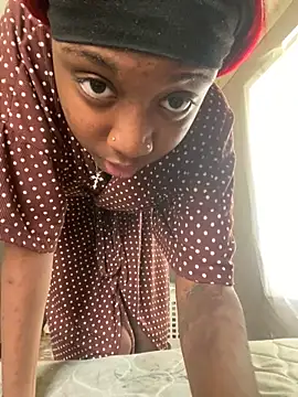 Snapshot of HennessyBaby21 chatting on March 3, 4:24 pm HennessyBaby21 online show from March 3, 4:24 pm