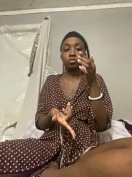 Snapshot of HennessyBaby21 chatting on March 13, 2:29 am HennessyBaby21 online show from March 13, 2:29 am