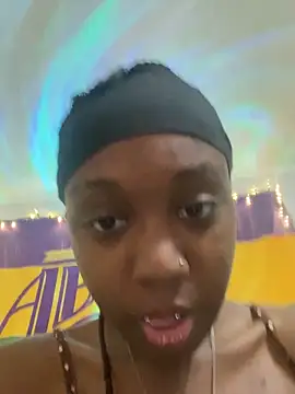 Snapshot of HennessyBaby21 chatting on March 15, 8:26 pm HennessyBaby21 online show from March 15, 8:26 pm