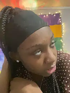 Snapshot of HennessyBaby21 chatting on March 24, 10:15 pm HennessyBaby21 online show from March 24, 10:15 pm