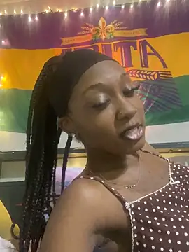 Snapshot of HennessyBaby21 chatting on March 26, 1:22 am HennessyBaby21 online show from March 26, 1:22 am