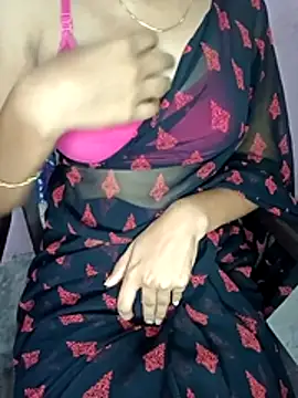Snapshot of Nidhi_lovely chatting on April 4, 2:21 am Nidhi lovely online show from April 4, 2:21 am