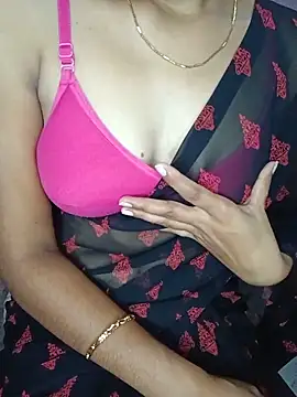 Snapshot of Nidhi_lovely chatting on May 18, 1:24 am Nidhi lovely online show from May 18, 1:24 am