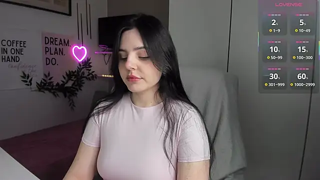 LiaWoow online show from November 21, 2:27 pm